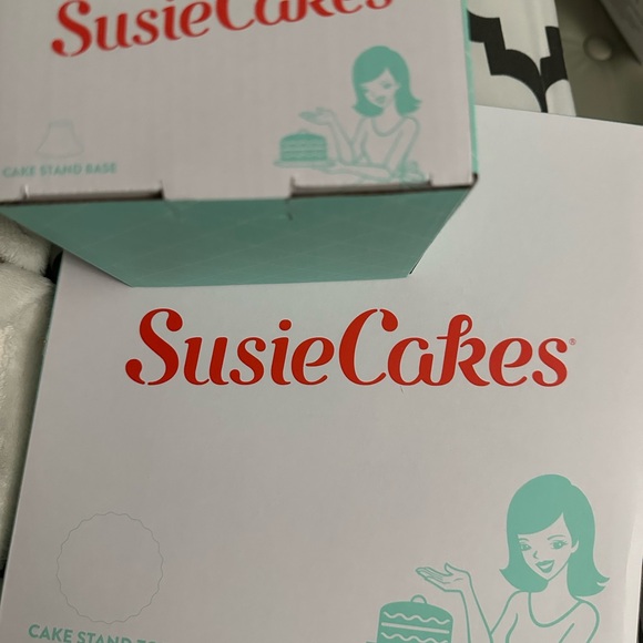 Susie Cakes Cake Stand Base & Cake Stand Top Light Blue - Brand New in Boxes - Picture 2 of 11